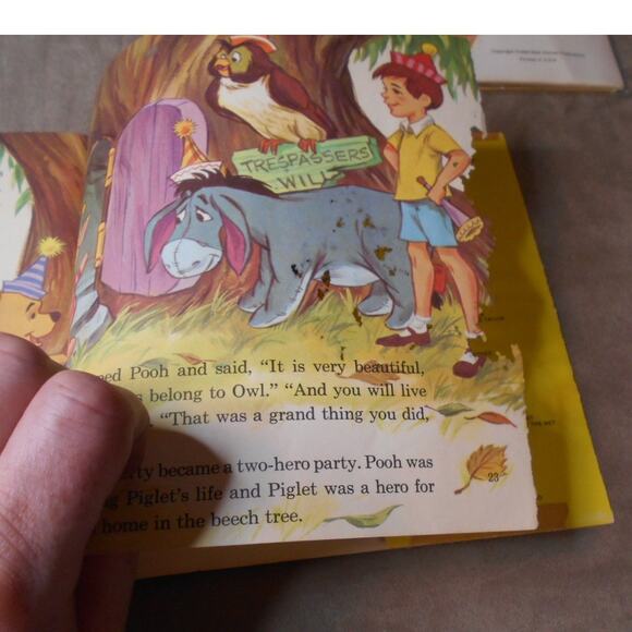 Disneyland Record & Book Lot: It's A Small World and Winnie the Pooh - Picture 12 of 16